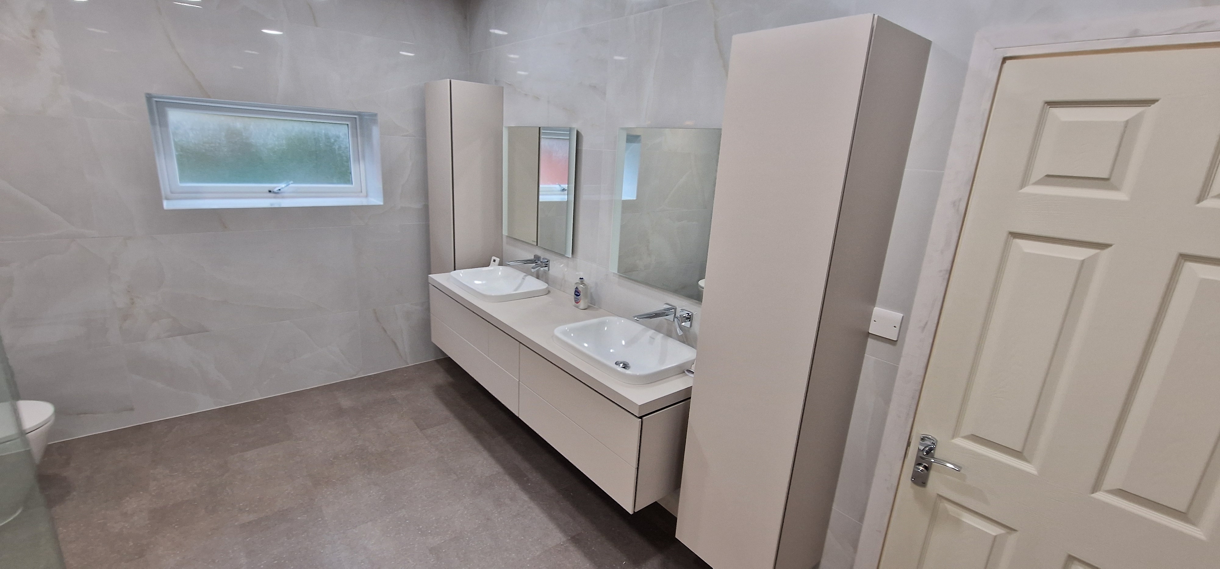 King-Size Bathroom Installation - Thumbnail 4