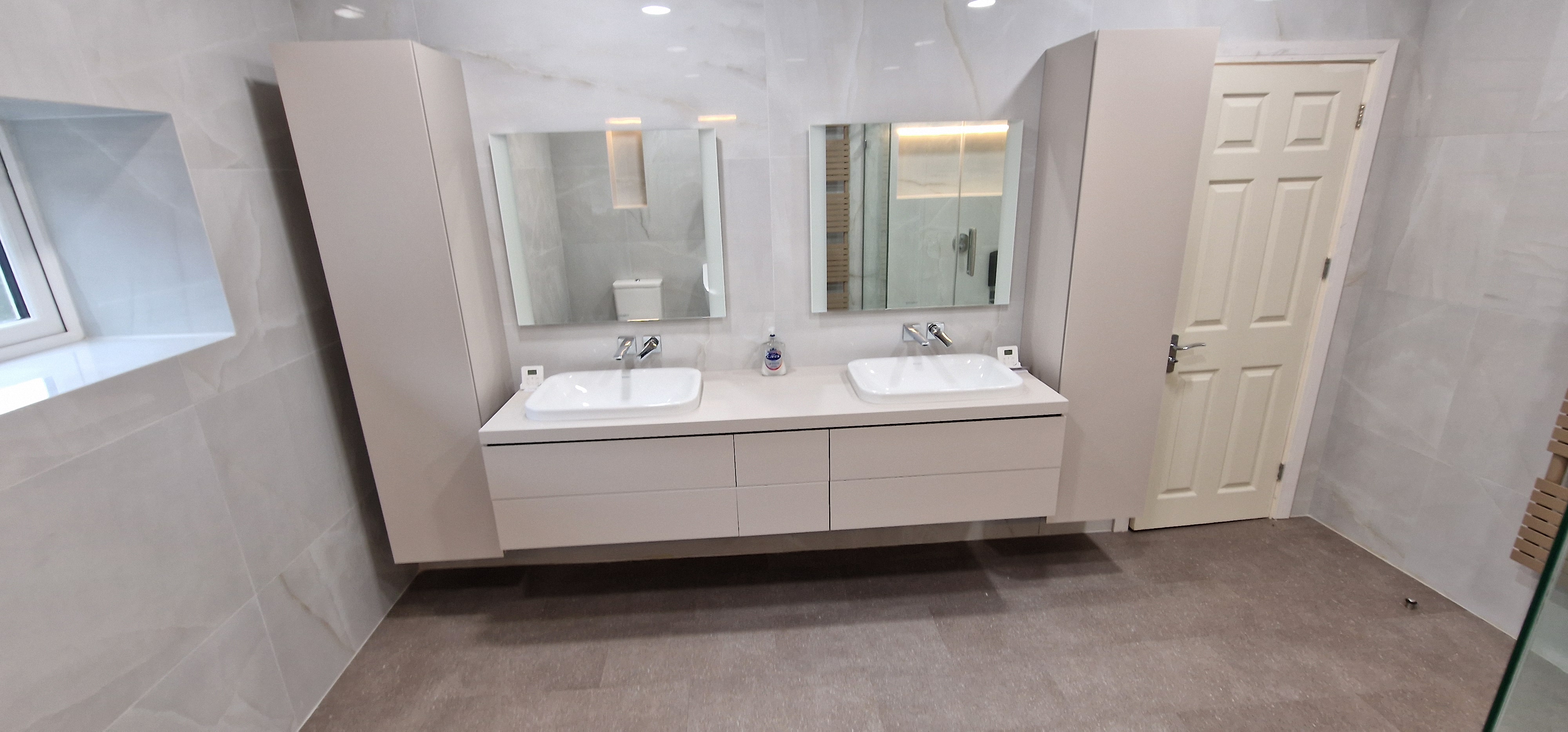 King-Size Bathroom Installation - Thumbnail 5