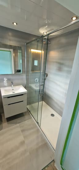 Three-Bathroom House with Wall-Mounted Suites, a Bathroom project by Lateres, Blackburn with Darwen (image 14 of 17)