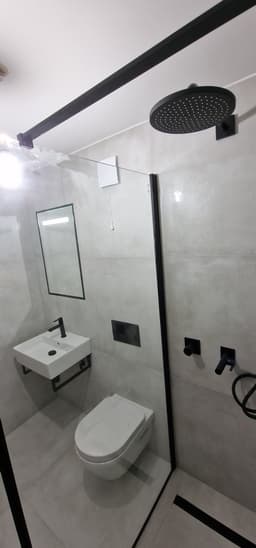 Minimalist Black & White Bathroom Suite, a Bathroom project by Lateres, Blackburn with Darwen (image 5 of 7)